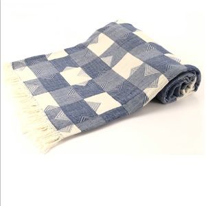 BLUE ELBA THROWS